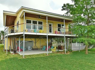 515 W Shore Dr, Clear Lake Shores, TX 77565