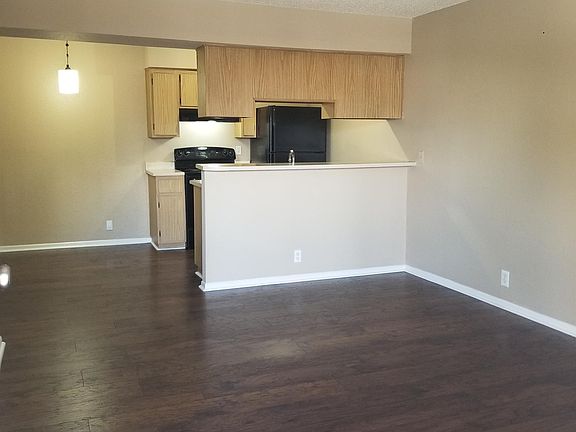 5th image of 3001 N 36th St APT 216