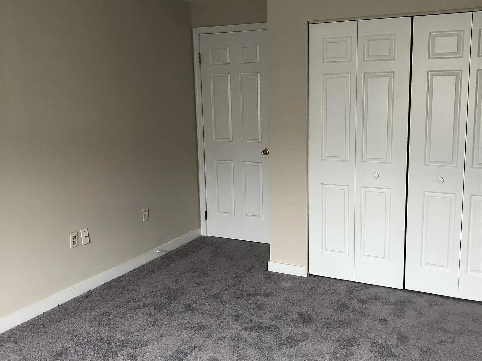 497-499 Conarroe - B — Photo 2