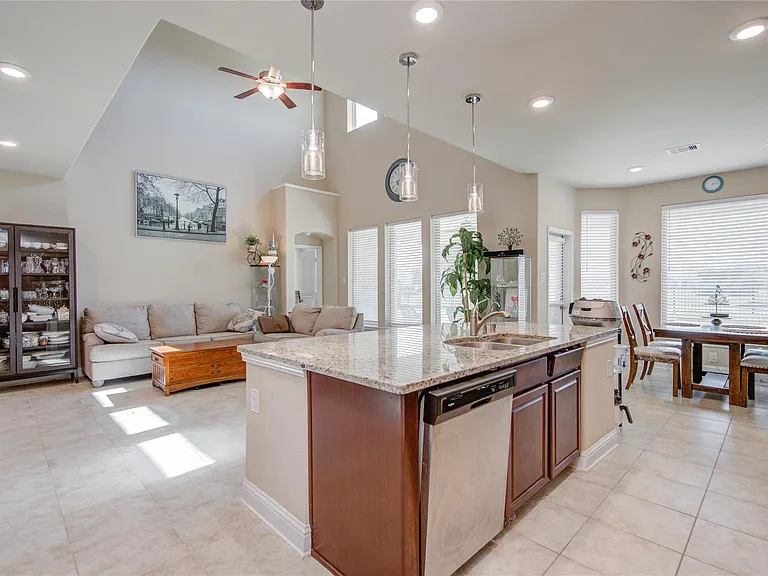 12902 Oak Falls Dr — Photo 14