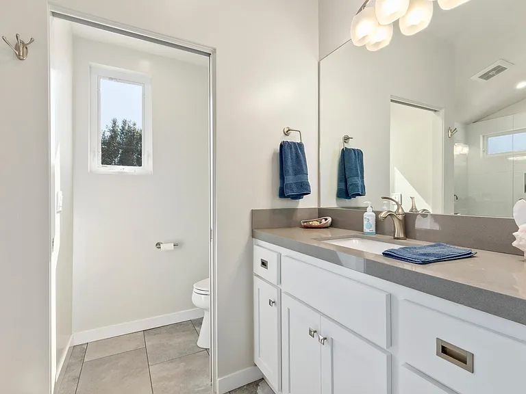 426 Hillcrest Dr — Photo 36