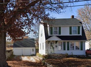 909 Hudson Ave, Iowa City, IA 52246