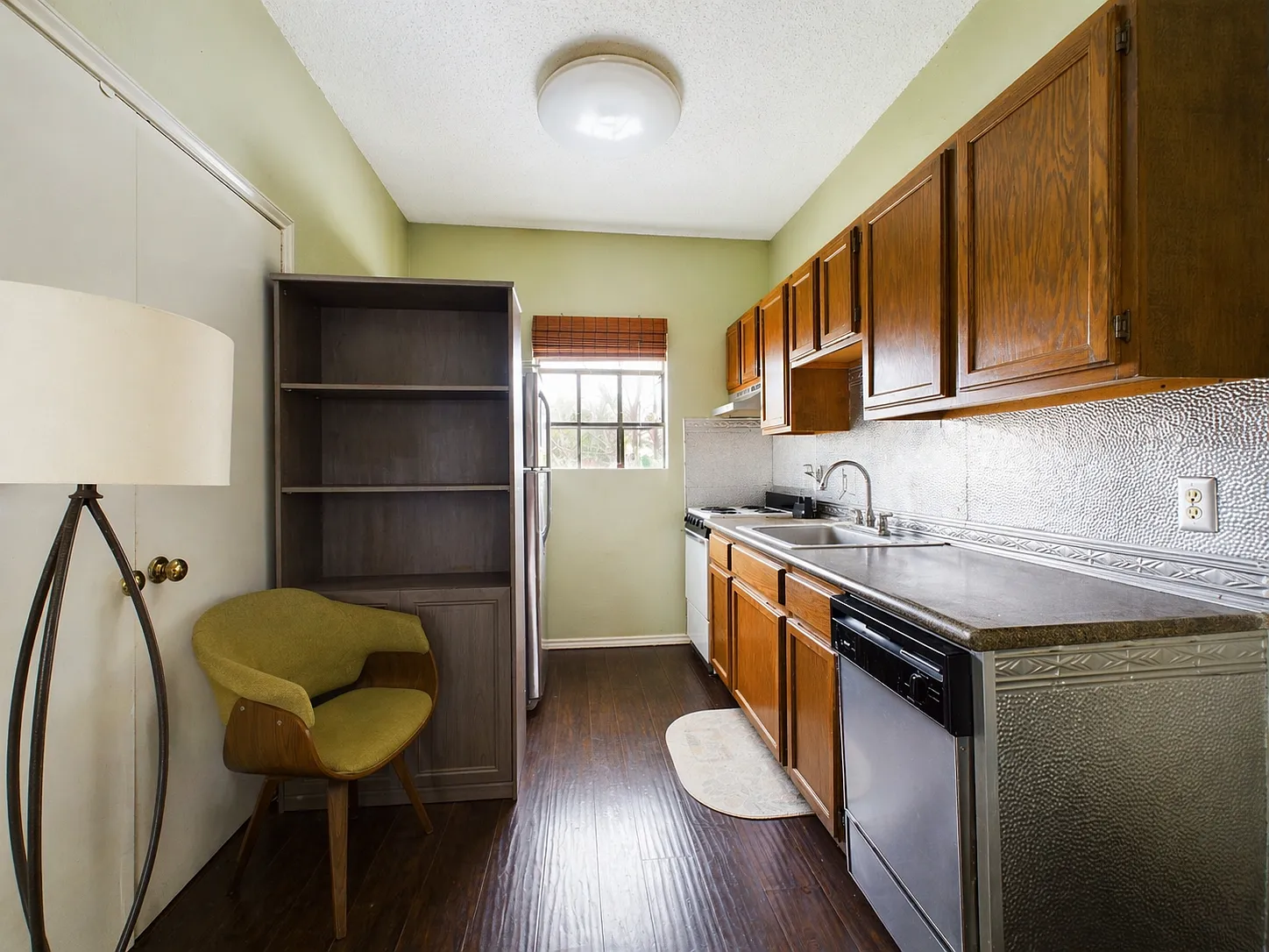 3206 King St Apt 205 — Photo 2