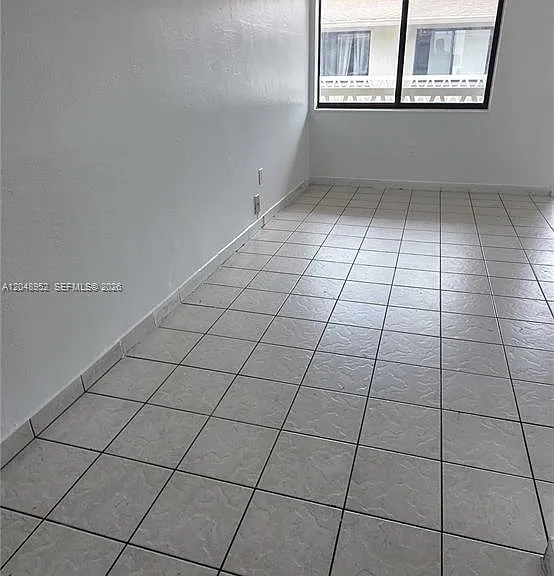 654 W 29th St #4 — Photo 8