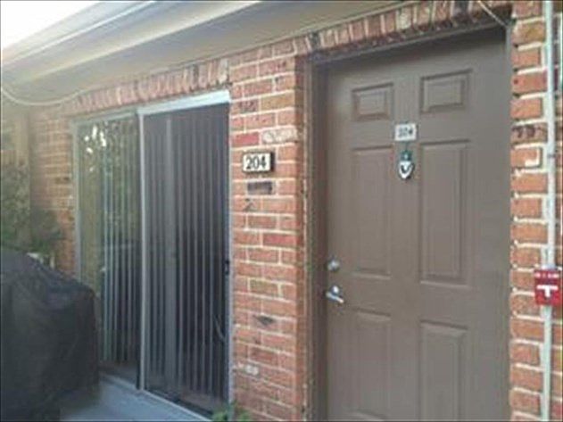 1st image of 476 Banyon Tree Cir APT 204