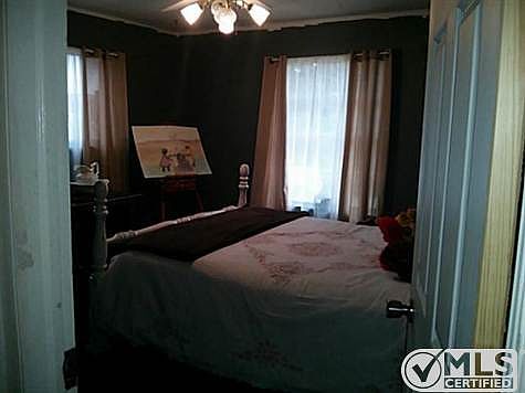 5th image of 3336 Menard Ln