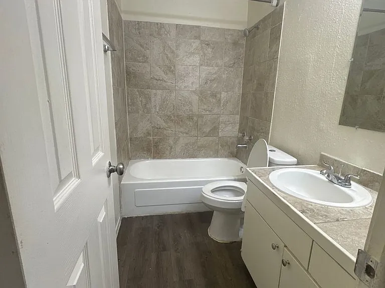 701 Canada St #6D — Photo 10