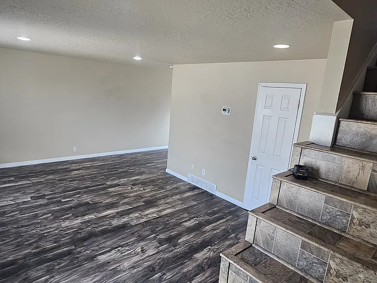 2318 E Claybourne Ave — Photo 6