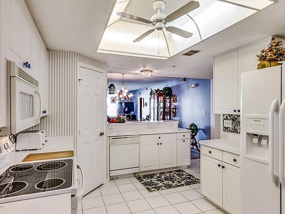 4th image of 605 Shorewood Dr Unit 504
