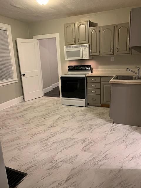 1st image of 5605 Carthage Ave #1