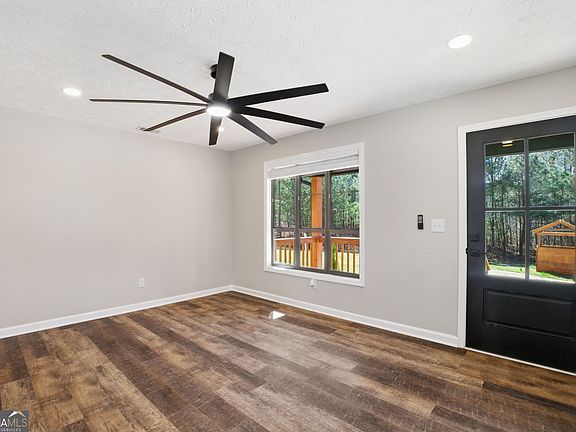 5th image of 8455 Ono Rd