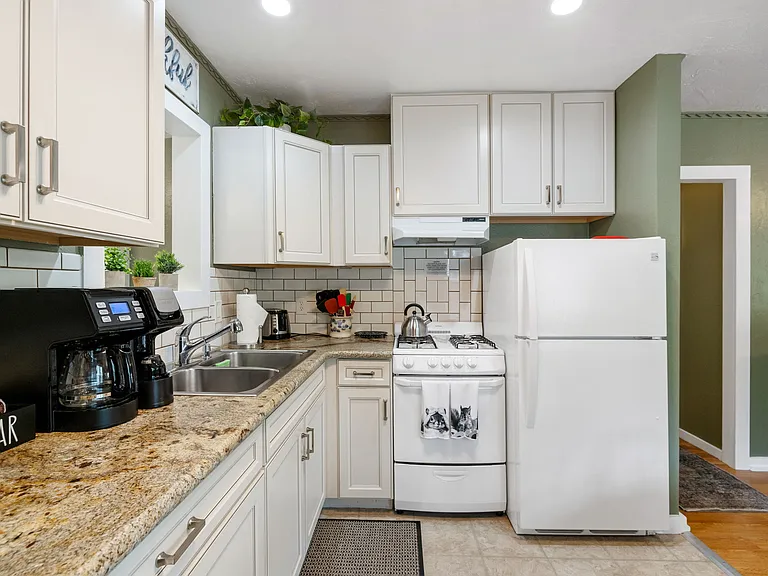 W Canyon Dr — Photo 14