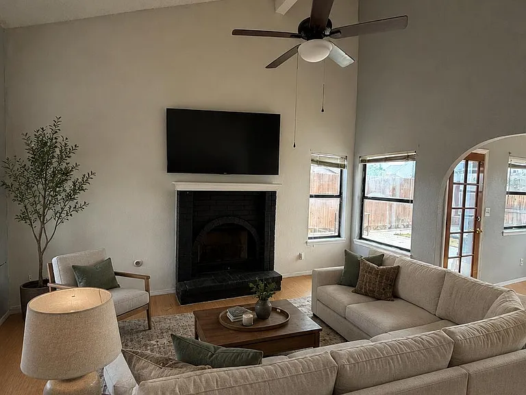 10901 Joe Dimaggio Cir — Photo 4
