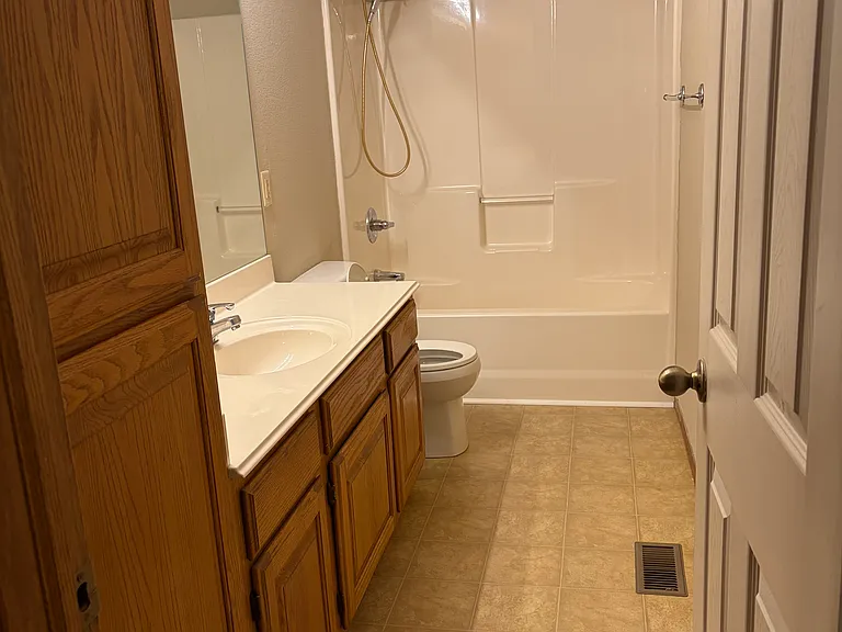 220 Wiley St — Photo 5