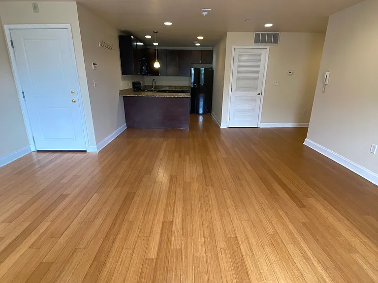 1936 N 17th St #3F — Photo 2