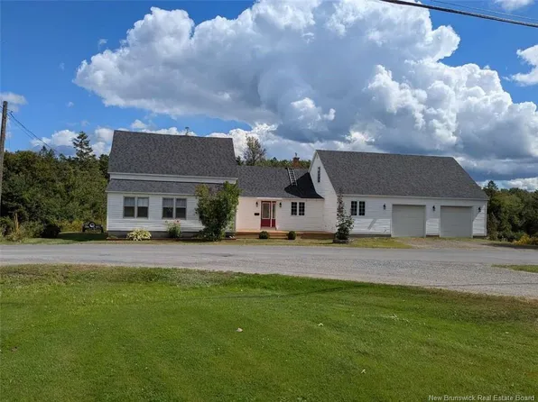 57 Phillips Rd, New Maryland, NB E3C 1T7