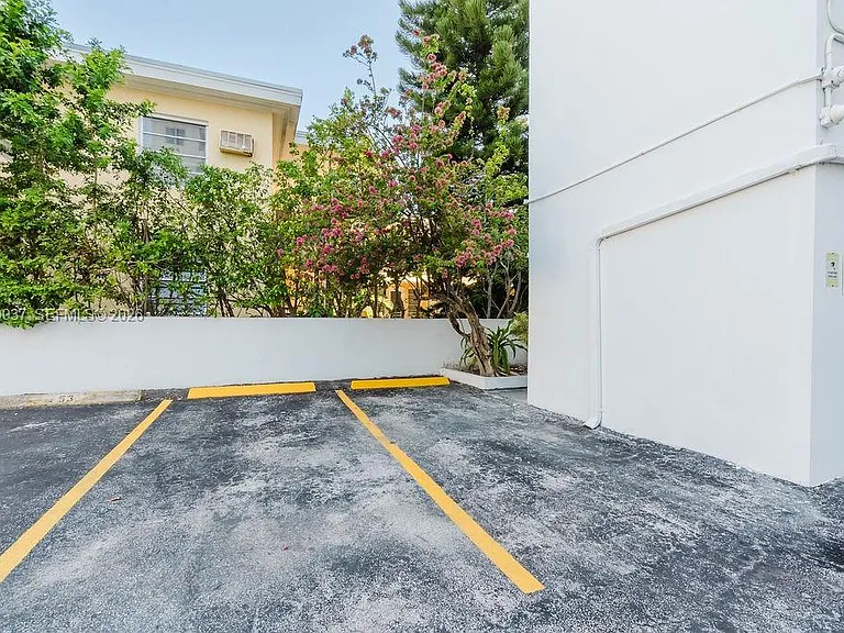 8000 Harding Ave #2B — Photo 11
