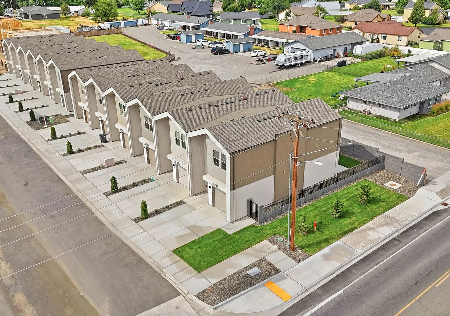 Townhomes at Riverhawk — Photo 4