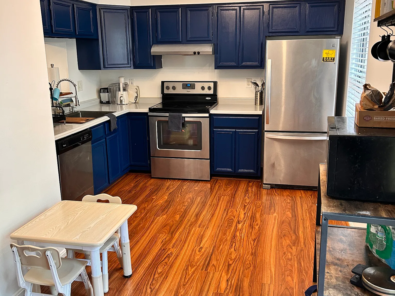 3 bed, 2.5 bath, 1932 sqft, $3,000 — Photo 4