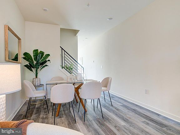 5th image of 2056 E William St