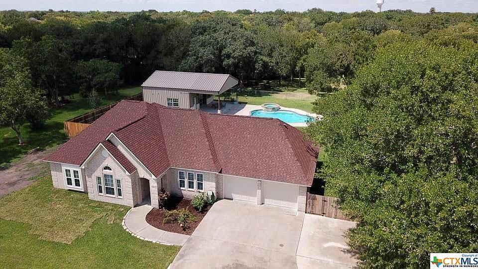 1st image of 1812 Oak Dr