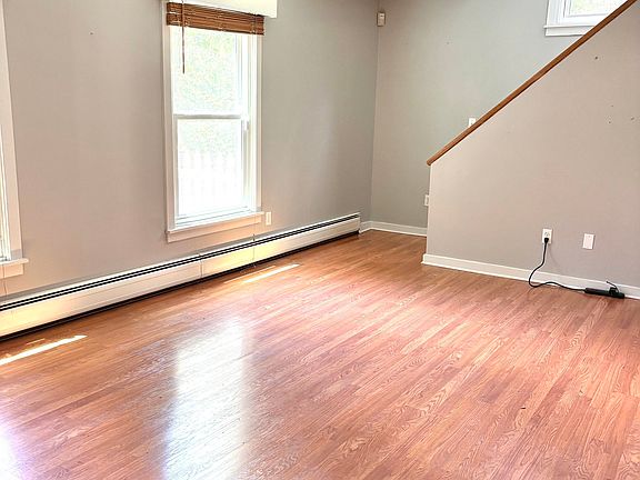 4th image of 32 Pine Street #21