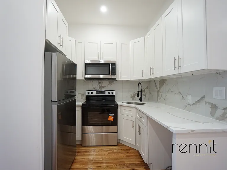 38 Cornelia St #3 — Photo 2