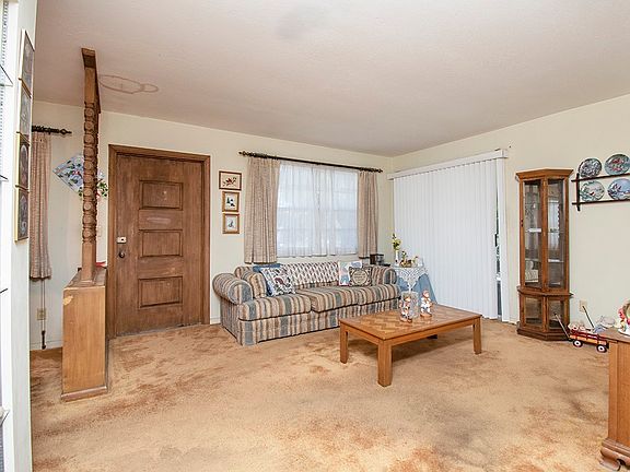 5th image of 2856 Potilla Ave