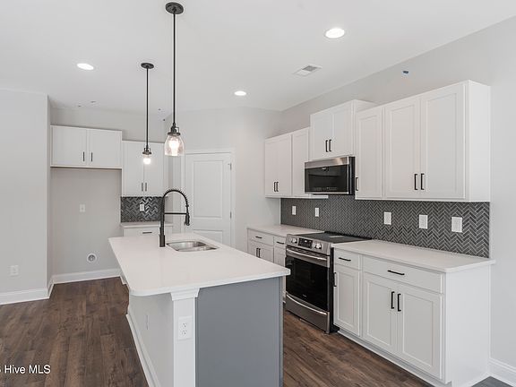 3rd image of 1086 Rosefield Way NW