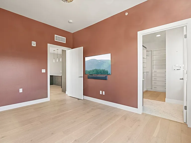 2525 Arapahoe St #301 — Photo 16
