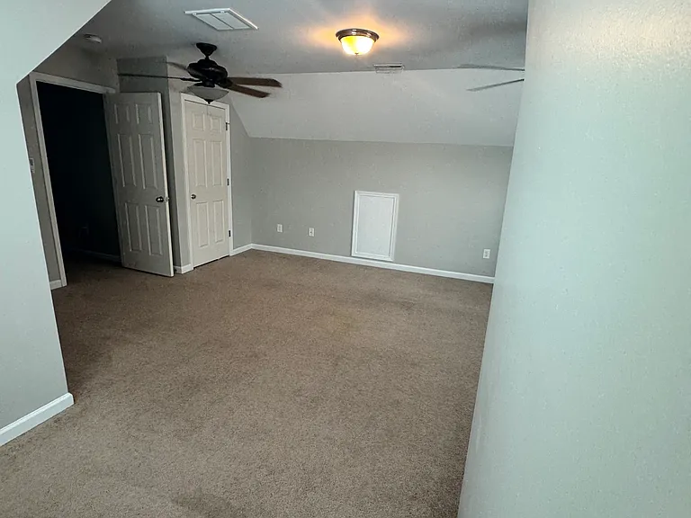 207 Bennington Dr — Photo 14