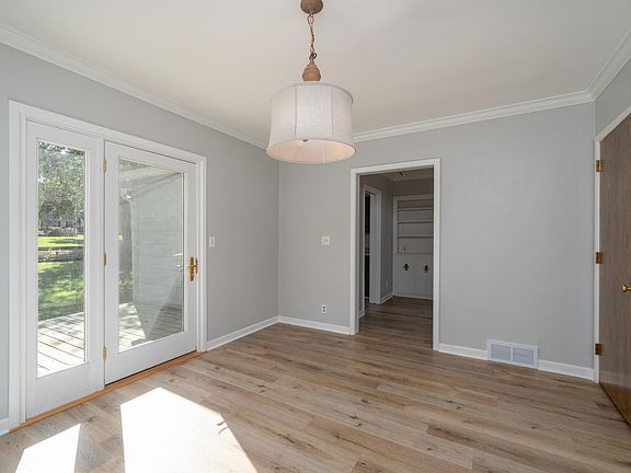 4th image of 2424 S Center Ave