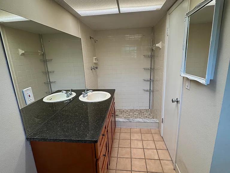 9945 Woodridge Ct — Photo 25