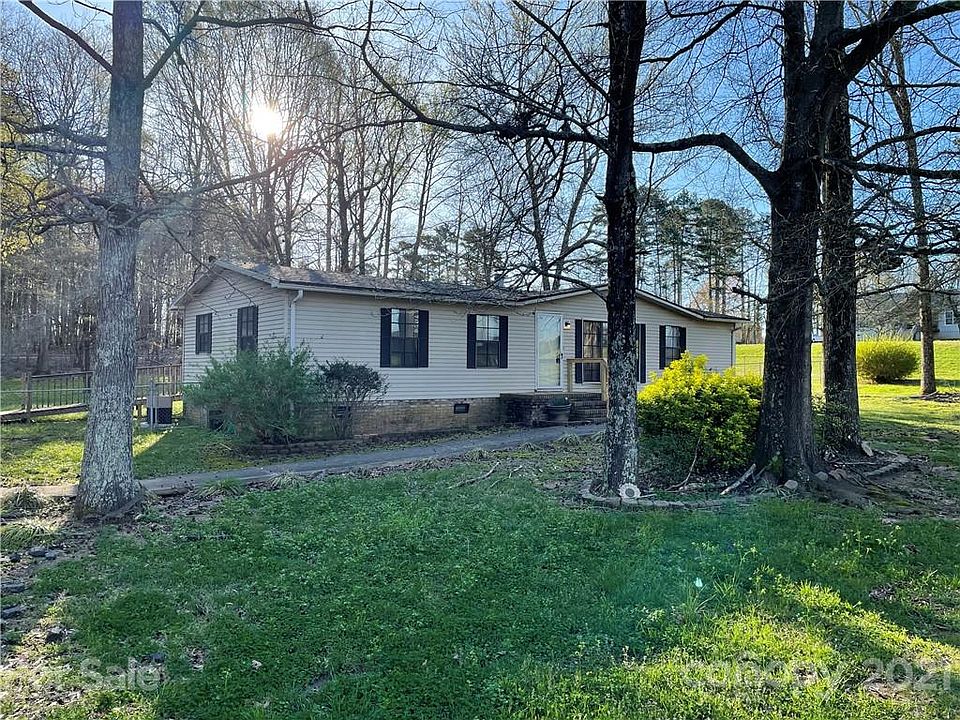 1st image of 101 Dogwood Dr