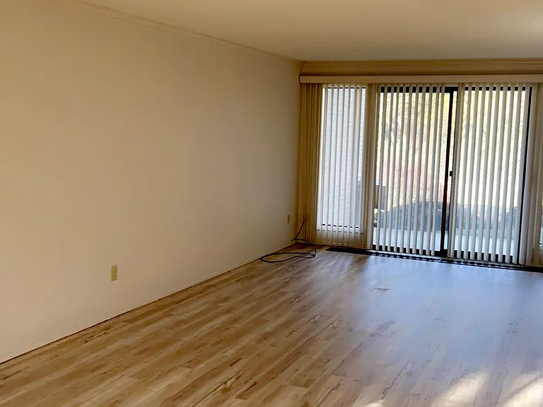 103 La Villa Dr — Photo 8
