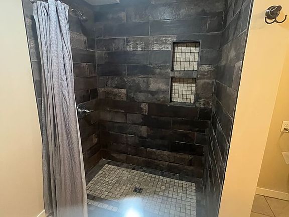 3rd image of 210 S Cottonwood Rd #205