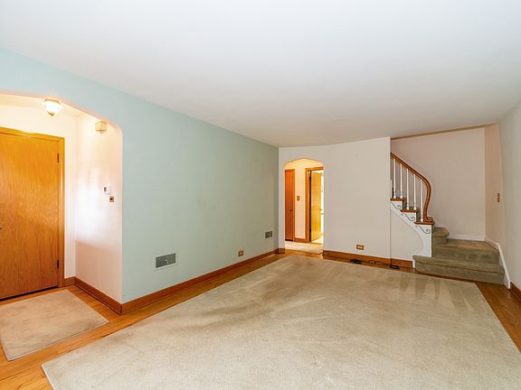 4th image of 6112 N Oriole Ave