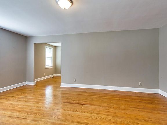3rd image of 216 Cumberland Ave