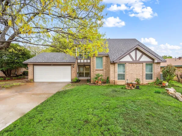 617 Dunaway Dr, Euless, TX 76040