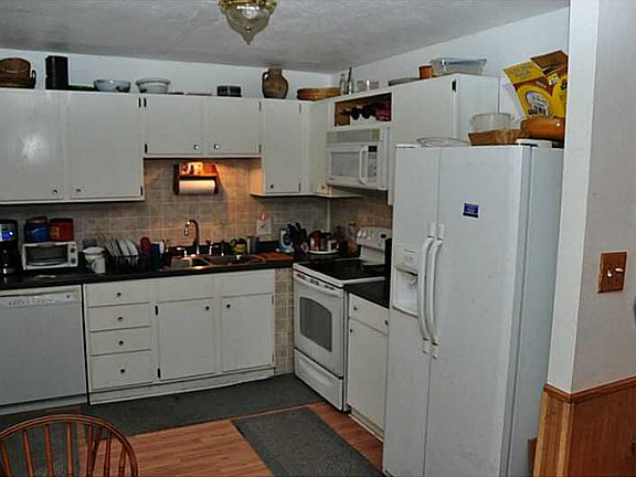 4th image of 325 Dauphin Ln