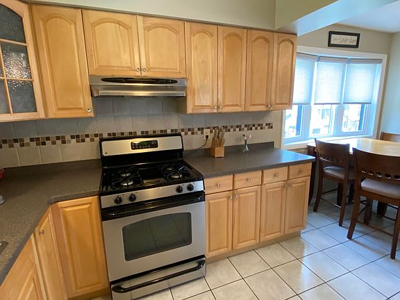 3rd image of 2169 Green Valley Dr
