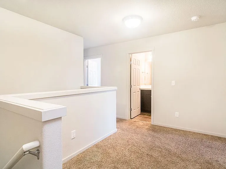 1435 NE 82nd Dr — Photo 5