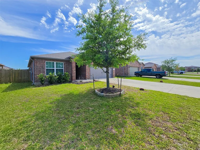 332 Lone Mountain Dr — Photo 26
