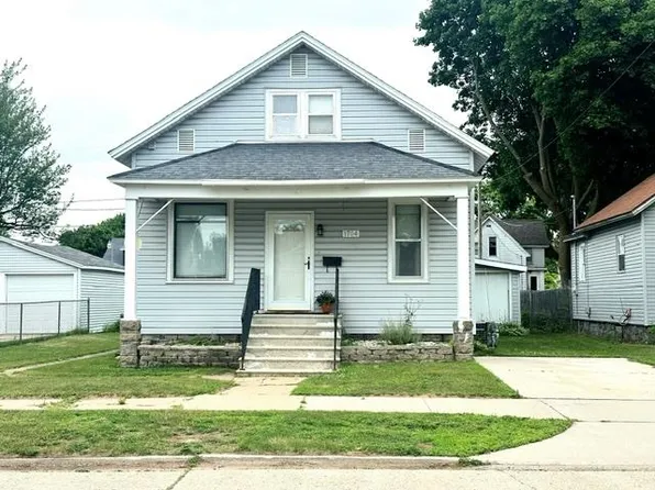 1704 13th Ave, Menominee, MI 49858