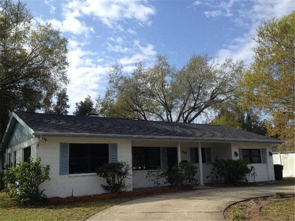 1st image of 600 55th Ave NE