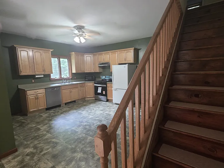 1459 River Rd — Photo 9