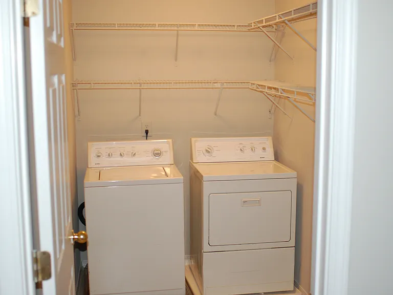 5 Bellmore Ct — Photo 6