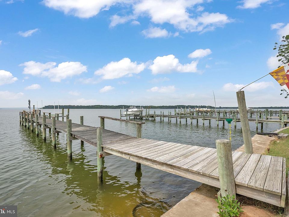 1st image of 20798 Waterside Dr