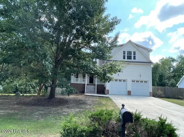 305 Hickory Lane, Hampstead, NC 28443