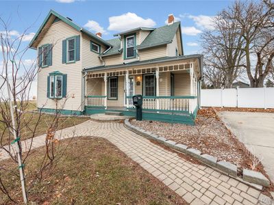 26240 Gibraltar Rd, Flat Rock, MI, 48134